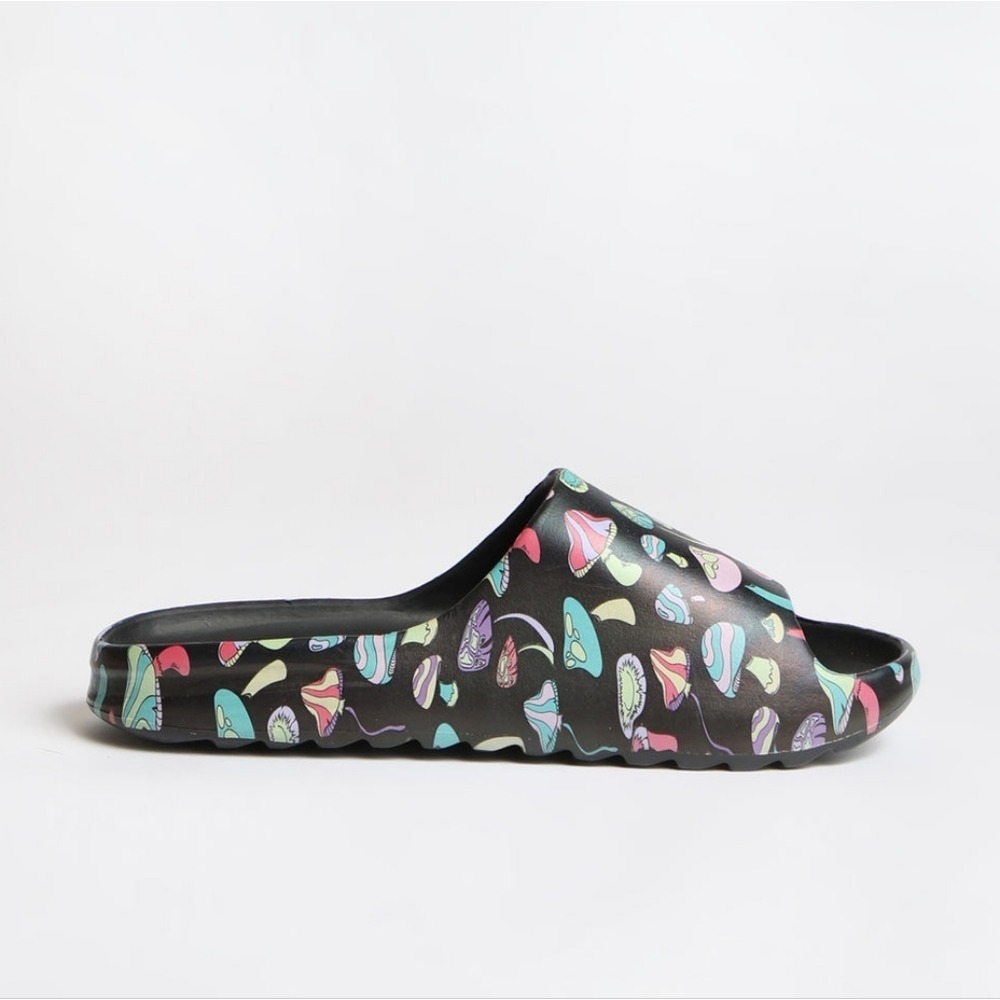 NWT Arsenic Men's Graphic Mushroom Print Foam Slide Sandals Black 11
